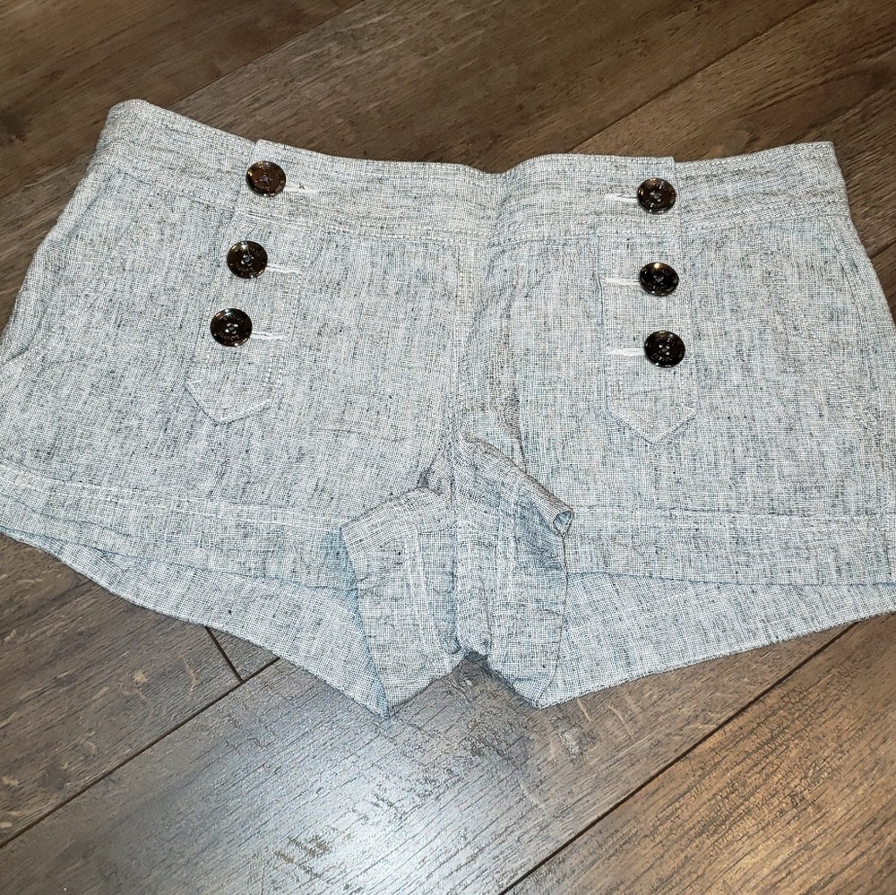 Express button shorts